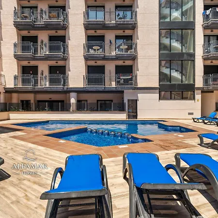 Kuala - Modern With Pool & Parking